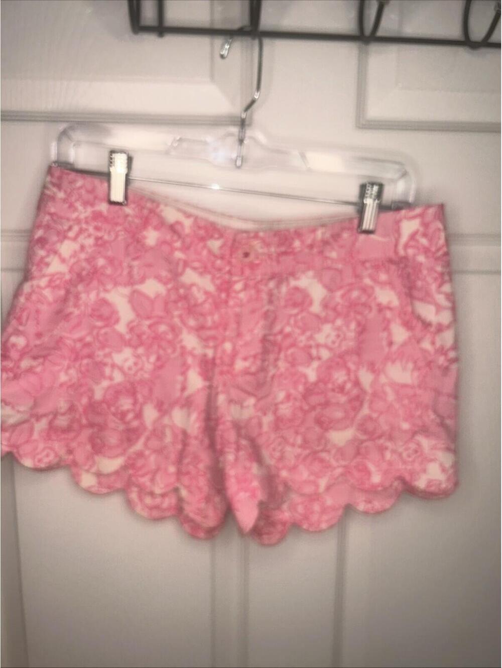 Lilly Pulitzer Buttercup Shorts Size 2 Pink Floral Scalloped Hem Resort Wear